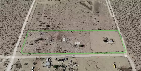 202 Cholame Rd, Phelan, CA 92371