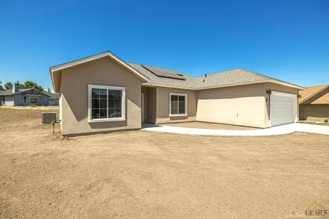 20016 Sears Dr, Tehachapi, CA 93561 photo 2