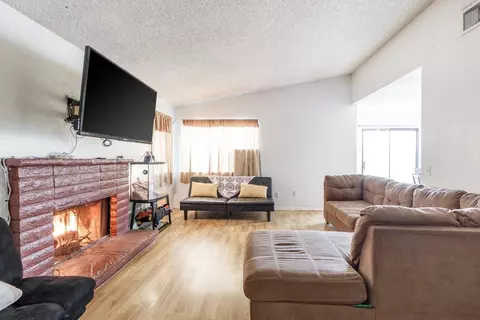 37010 Jenna Ln, Palmdale, CA 93550 photo 5