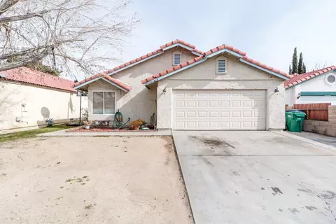 37010 Jenna Ln, Palmdale, CA 93550 photo 2