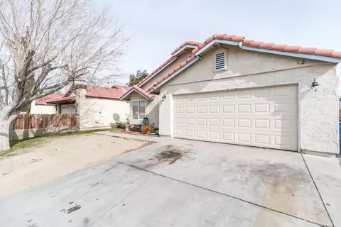 37010 Jenna Ln, Palmdale, CA 93550 photo 3