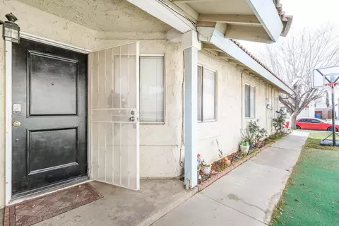 37010 Jenna Ln, Palmdale, CA 93550 photo 4