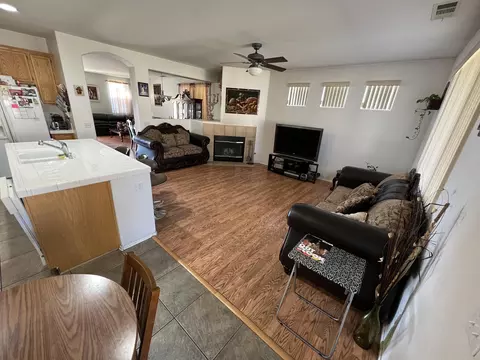 1621 Sutherland St, Lancaster, CA 93534 photo 5