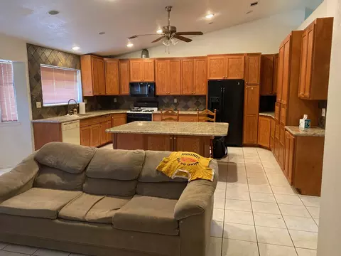 3143 Golfwood Ct, Lancaster, CA 93536 photo 3