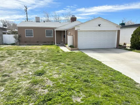 1346 Ivyton St W, Lancaster, CA 93534 photo 1
