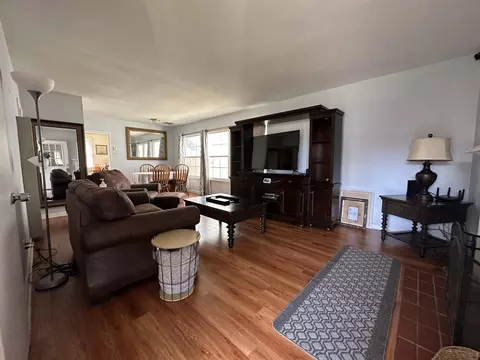 1346 Ivyton St W, Lancaster, CA 93534 photo 2