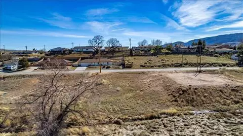 22505 Mccarthy Dr, Tehachapi, CA 93561 photo 2
