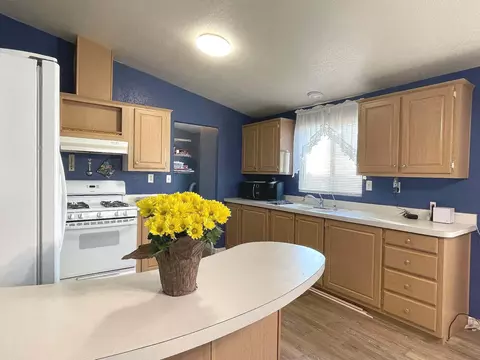 2285 Backus Rd, Mojave, CA 93501 photo 5