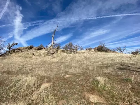 San Joaquin Drive, Tehachapi, CA 93561 photo 2