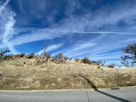San Joaquin Drive, Tehachapi, CA 93561