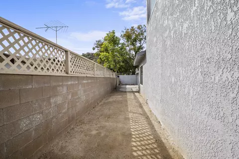 2660 Maryknoll Dr, Colton, CA 92324 photo 59