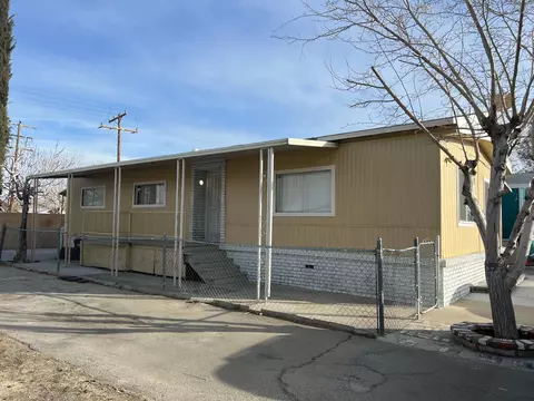 1449 Avenue I E #A22, Lancaster, CA 93535 photo 2