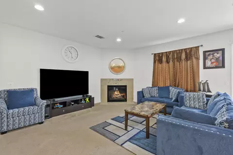 2054 Jenner St, Lancaster, CA 93535 photo 5