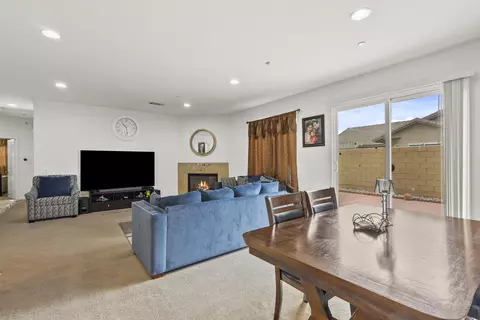 2054 Jenner St, Lancaster, CA 93535 photo 8