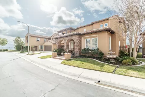 5711 Indian Pointe Dr, Simi Valley, CA 93063 photo 2