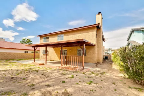 37040 Bordeaux St, Palmdale, CA 93550 photo 2
