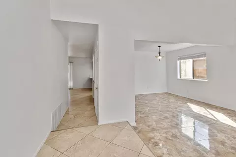 37040 Bordeaux St, Palmdale, CA 93550 photo 5