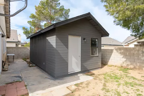 2053 Chatham Dr, Palmdale, CA 93550 photo 15