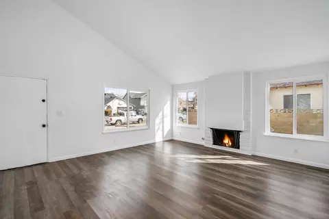 44621 Benald St, Lancaster, CA 93535 photo 5