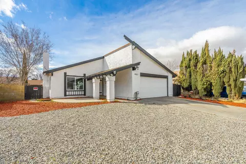 44621 Benald St, Lancaster, CA 93535 photo 1