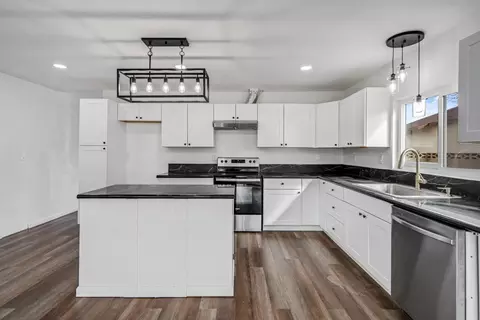 44621 Benald St, Lancaster, CA 93535 photo 9