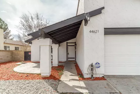 44621 Benald St, Lancaster, CA 93535 photo 3