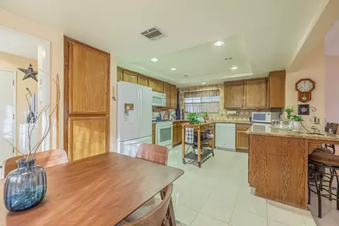 2822 Ash Glen Ave, Lancaster, CA 93536 photo 12