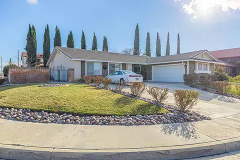 2822 Ash Glen Ave, Lancaster, CA 93536 photo 2