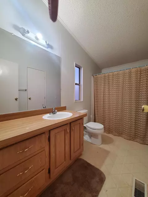 45111 25th St E #121, Lancaster, CA 93535 photo 9