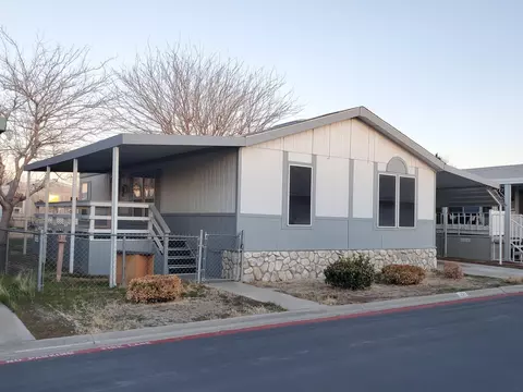 45111 25th St E #121, Lancaster, CA 93535 photo 2