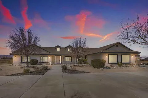42561 W 25th Street St, Lancaster, CA 93536 photo 1