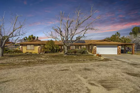 2805 Avenue N8 W, Palmdale, CA 93551