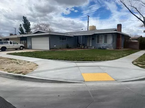 44353 4th St, Lancaster, CA 93535 photo 3