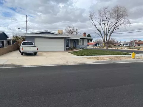 44353 4th St, Lancaster, CA 93535 photo 4