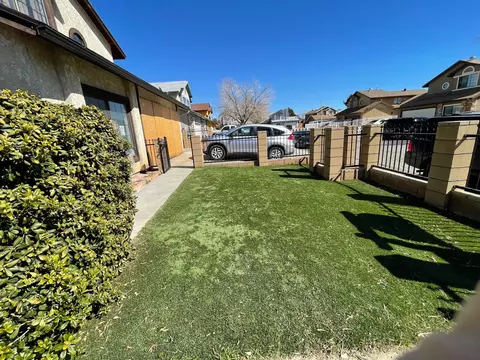 639 E Jackman St, Lancaster, CA 93535 photo 2