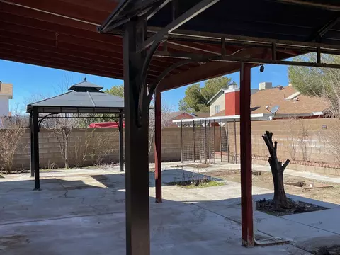 639 E Jackman St, Lancaster, CA 93535 photo 5