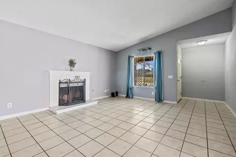 37318 E 27th St, Palmdale, CA 93550 photo 3