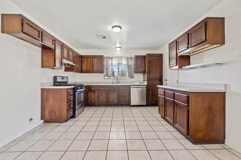37318 E 27th St, Palmdale, CA 93550 photo 5