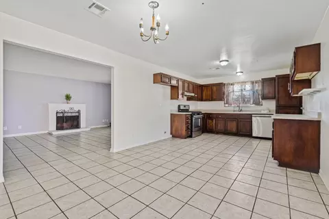 37318 E 27th St, Palmdale, CA 93550 photo 6