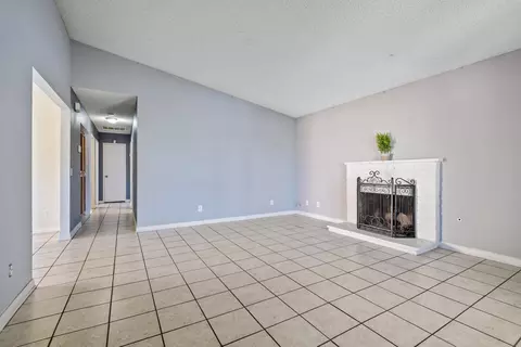 37318 E 27th St, Palmdale, CA 93550 photo 2