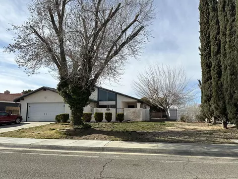 1301 Franklin Ave, Lancaster, CA 93535 photo 2