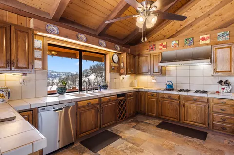 24741 Deertrail Dr, Tehachapi, CA 93561 photo 11