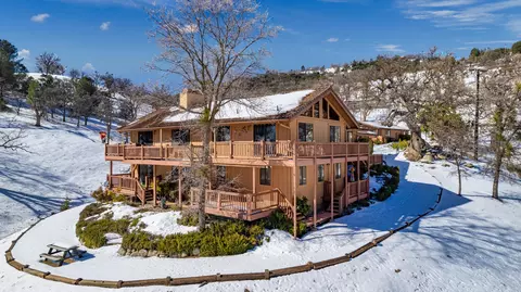 24741 Deertrail Dr, Tehachapi, CA 93561 photo 1