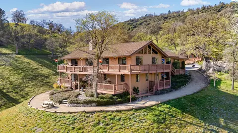 24741 Deertrail Dr, Tehachapi, CA 93561 photo 2