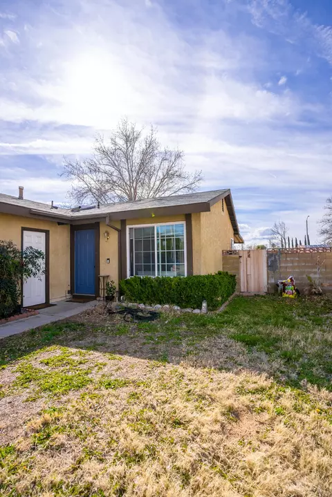 42909 Willow W Ct, Lancaster, CA 93536 photo 5