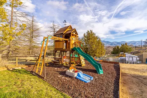 20908 Ridgeway Dr, Tehachapi, CA 93561 photo 38
