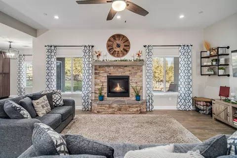 20908 Ridgeway Dr, Tehachapi, CA 93561 photo 8
