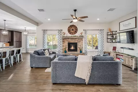 20908 Ridgeway Dr, Tehachapi, CA 93561 photo 6