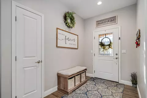 20908 Ridgeway Dr, Tehachapi, CA 93561 photo 5