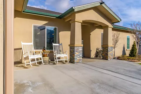20908 Ridgeway Dr, Tehachapi, CA 93561 photo 3